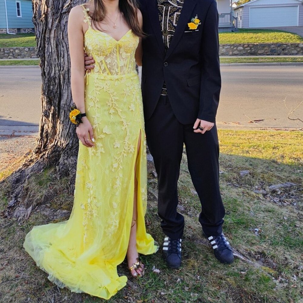 Yellow prom dress size 4